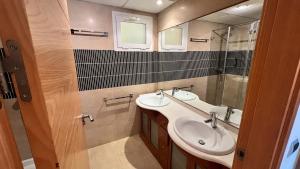 Ground floor apartment with pool In front of the golf course