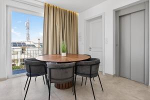 Stylish Penthouse with private Pool andJacuzzi