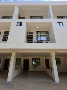 4 Bedroom Nyali -Mombasa Lizzy Residence - Serene, Self Check In, 10 Pax Max, Spacious , Fast WiFi, Near Mall , Near Beach