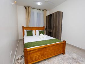 4 Bedroom Nyali -Mombasa Lizzy Residence - Serene, Self Check In, 10 Pax Max, Spacious , Fast WiFi, Near Mall , Near Beach
