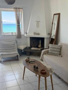 Seafront Maisonette in Fourka
