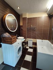 Turu 6, Quiet Central Apartment