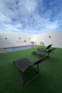 Private pool house near the beach