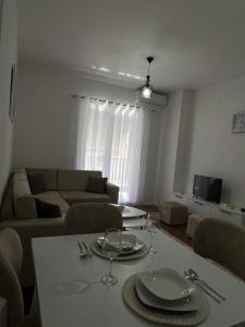 Apartamenti 33