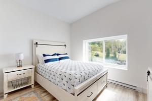Elegant Oceanfront Condo with Stunning Harbor Views & Spectacular Sunsets