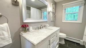 Penobscot View, 4 bedroom home in Rockland Maine