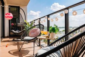 WF Waterfront Pearl wTerrace, Parking & Foosball