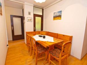 Apartment Gortanova 942