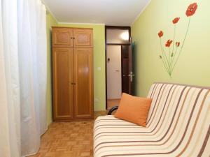 Apartment Gortanova 942