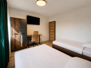 Garnizon Spacious 4-separate rooms Apartment with balcony 2 bathrooms and 2 parking spaces