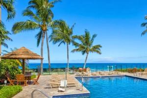 Mahana Oceanfront Studio Unit Sleeps 3 Car Included with 6 nights MAH 502 by KBM