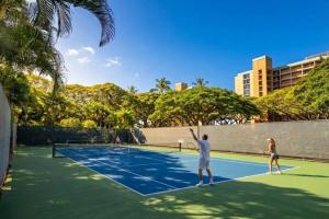 Mahana Oceanfront Studio Unit Sleeps 3 Car Included with 6 nights MAH 502 by KBM