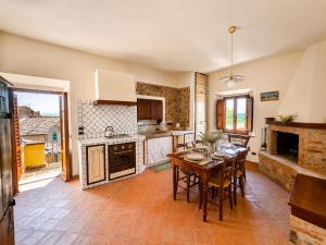 La Pietra Antica Casa nelle Mura Medievali