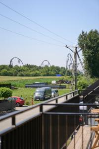 Nowoczesny dom blisko Energylandii by Staymoovers