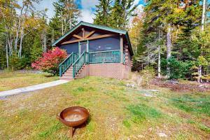 Cabin surrounded in nature walks, equipped with kitchen, fireplace, AC