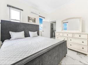 Kingston Skydweller Suites