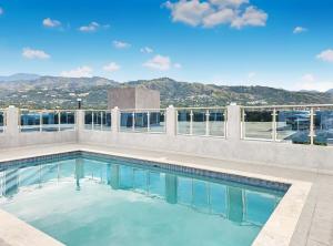 Kingston Skydweller Suites