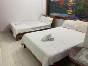 Golden Hotel 2