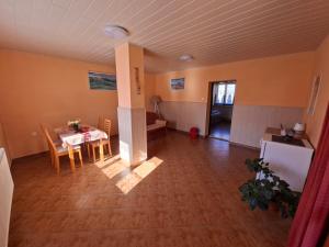 Pension Chalupka l with a panoramic view of Spiš Castle