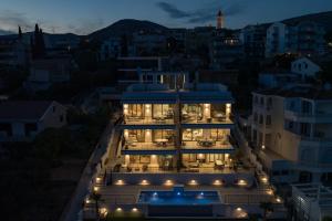 Royal Oak beachfront residence Trogir Seget Vranjica