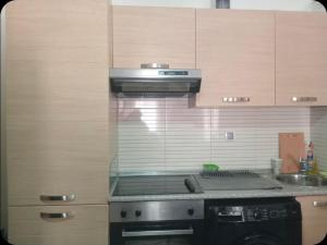 Sea View 1BD Apartment Pool 2-Min Walk to Beach