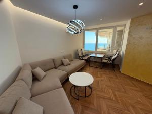 Golden Sunset Apartment