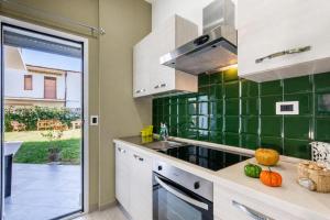 Casa Smeralda a 200m From The Sea - Happy Rentals