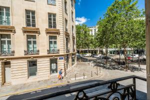 Prestige et Elégance aux Champs Elysees 80m2