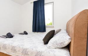 1 Bedroom Beautiful Apartment In Pomer