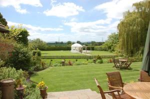 Albright Hussey Manor