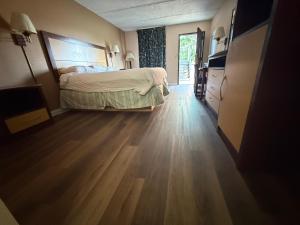 Camilla Inn & Suites