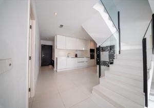 Espectacular villa en Santa eularia ibiza je