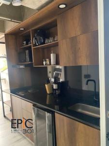 Epic Suite 301 Loft Deluxe Airport