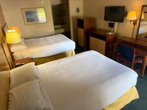 Camilla Inn & Suites