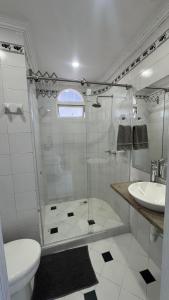 Playa Mar Apt with pool, views and beach access