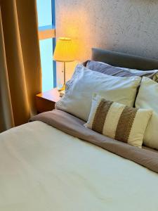 Modern Cozy Stay in BGC near Uptown mall