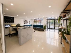Hotel Embajada 44