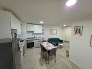 A solo 1 cuadra del Faro de La Serena, Piscina, Cancha de Pádel, Estacionamiento Privado, Smart TV, Capacidad para 6 personas