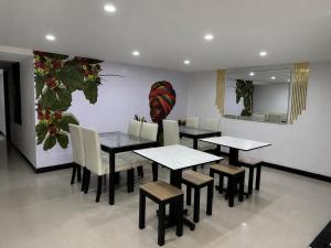 Hotel Embajada 44