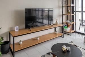 Posh Polanco Stay TVs and Desks in Each Room