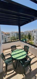 Apartment with sea view and pool H