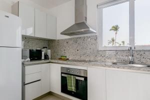 Go for Romantic Beach Strolls from a Quiet Condo cvc2b