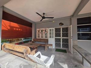 Sea House Bangsaen บ้านริมทะเล 102