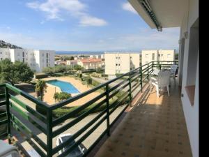 Apartamento de 3 habitaciones con piscina y parking en Roses - HISP-312-19