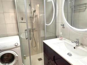 Apartamento céntrico en Empuriabrava, a 300m de la playa, cerca de tiendas y restaurantes - HISP-312-67