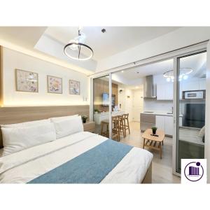 Citispace 1BR Condotel Suite at Azure Urban Resort Residences #AZ09A