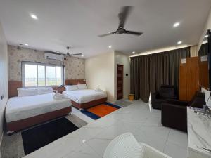 S R RESORTS