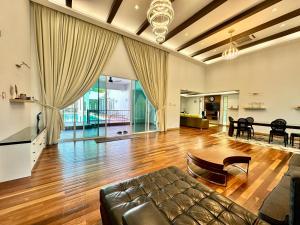 Singgah Villa KKB -24 paxs