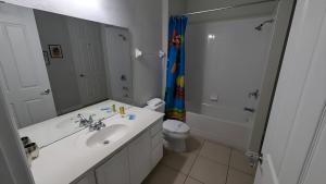 2BR Condo l Convention Center l 6min Epic