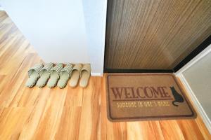 ZJ401 Top-Floor 1BR Home with Living Room and Kitchen, Double Bed and Sofa Bed